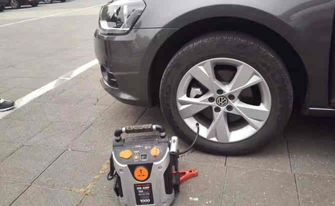 建始汽车搭电案例