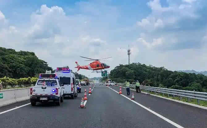 建始高速公路汽车救援案例